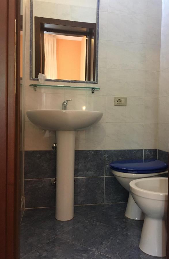 Hotel Capri Milan Extérieur photo